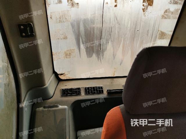 座椅后部（驾驶室部分）