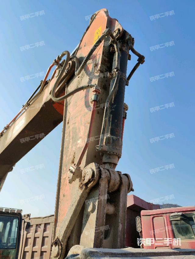 小臂整體右前(工作和回轉(zhuǎn)裝置) 小臂整體右前(工作和回轉(zhuǎn)裝置)