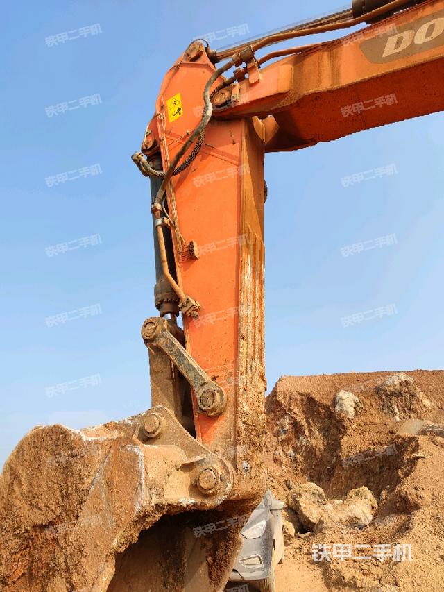 小臂整体左后（工作和回转装置）