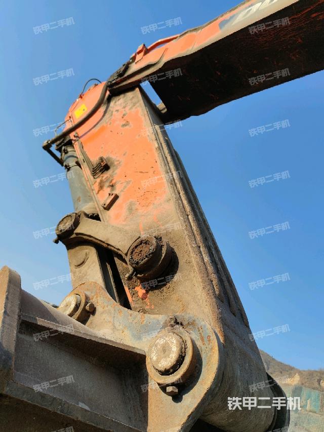 小臂整體左后(工作和回轉(zhuǎn)裝置) 小臂整體左后(工作和回轉(zhuǎn)裝置)