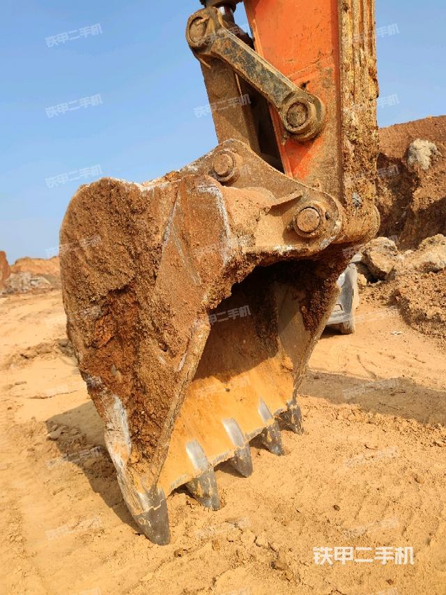 铲斗右后整体（工作和回转装置）