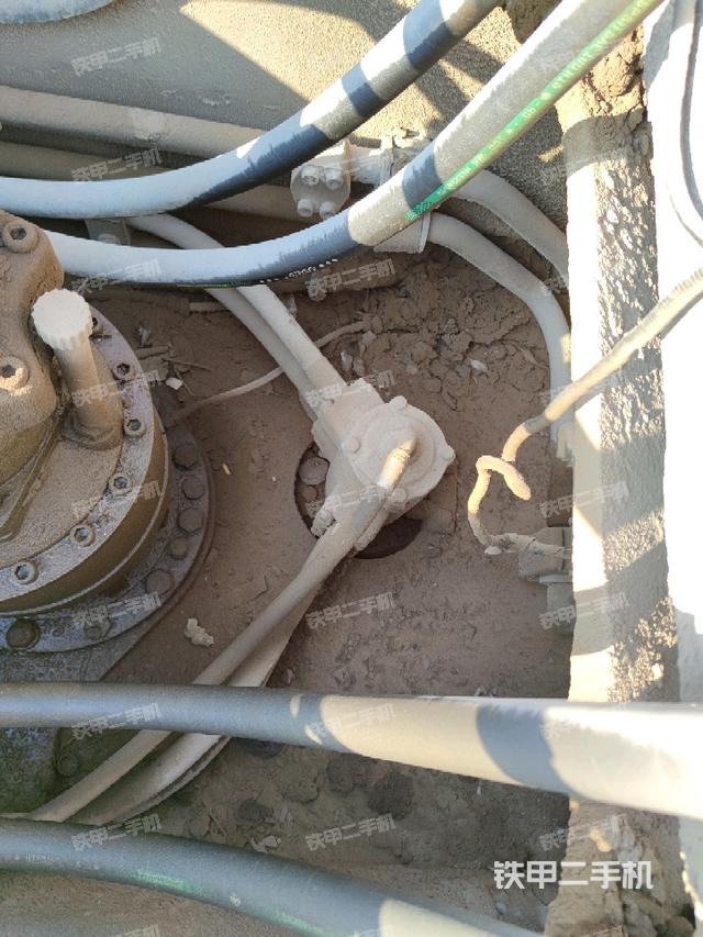 中央回轉(zhuǎn)接頭特寫(上車部件) 中央回轉(zhuǎn)接頭特寫(上車部件)