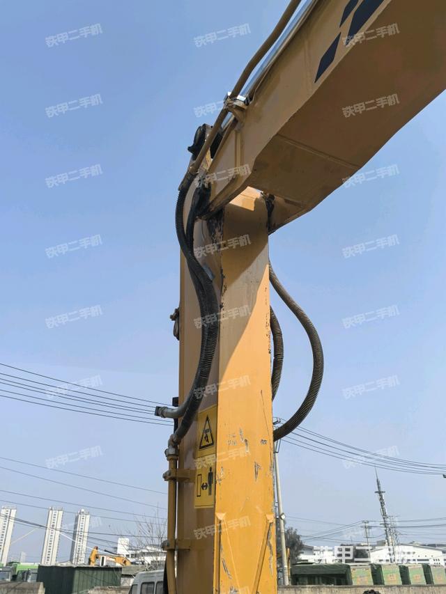 小臂整體左后(工作和回轉(zhuǎn)裝置) 小臂整體左后(工作和回轉(zhuǎn)裝置)