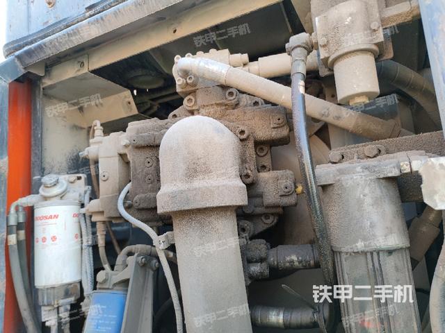 液壓泵斜45?左(大件艙室) 液壓泵斜45?左(大件艙室)