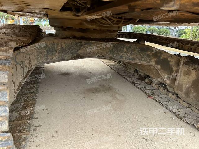 左導(dǎo)向輪（行走機(jī)構(gòu)）