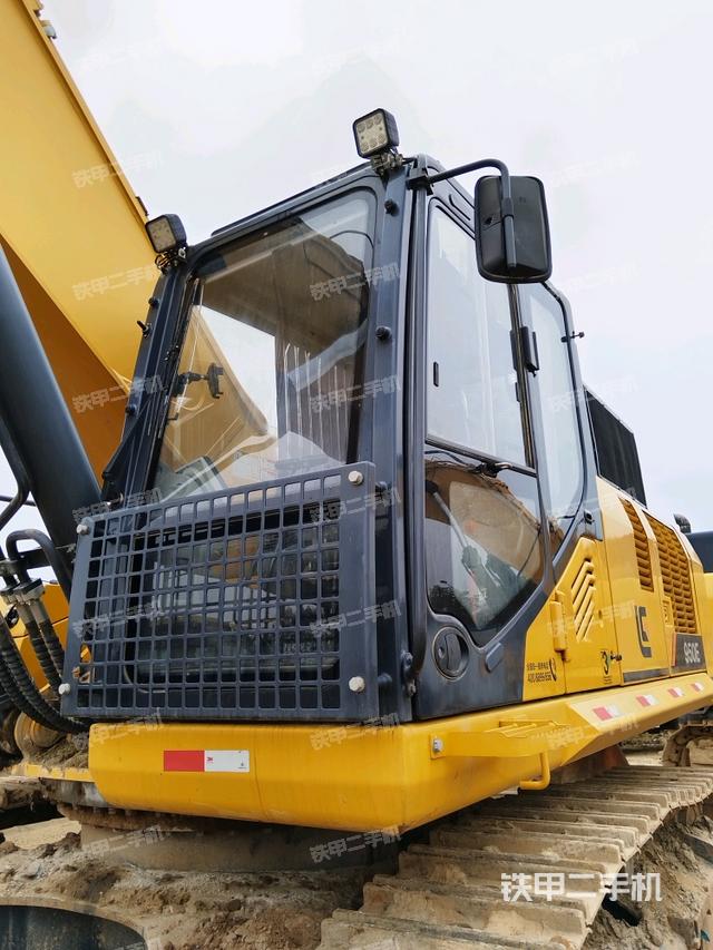 駕駛室整體（整機(jī)外觀）