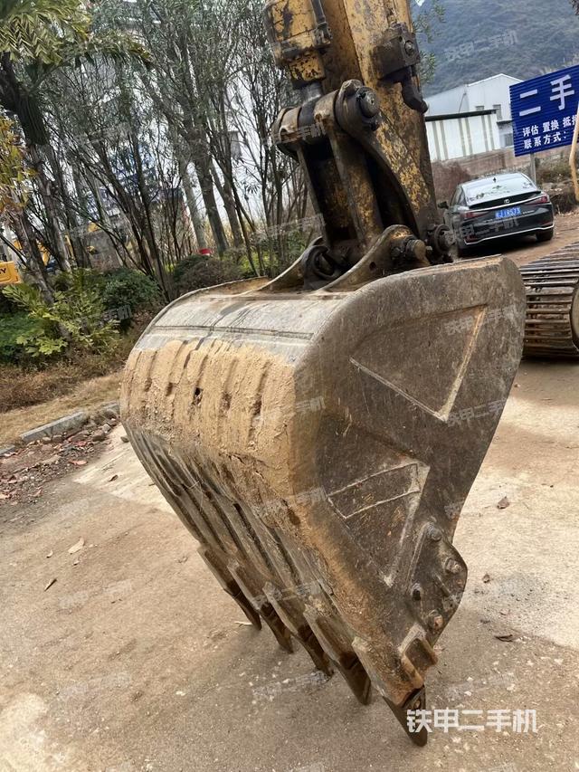 小臂整體右前（工作和回轉(zhuǎn)裝置）