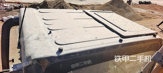 驾驶室顶部（整机外观）