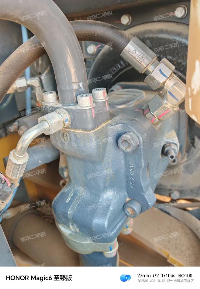 液壓泵艙室正面整體（整機(jī)外觀）