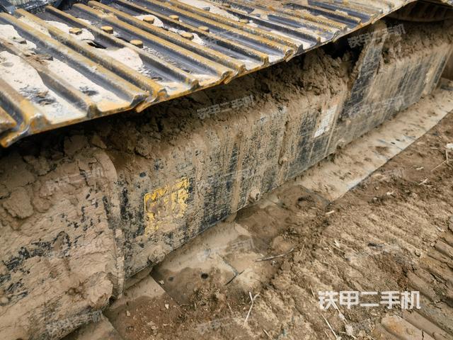 單側履帶整體(整機外觀) 單側履帶整體(整機外觀)