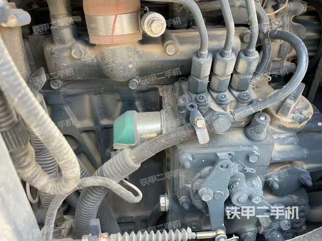 回轉(zhuǎn)馬達(dá)和主控閥（整機外觀）