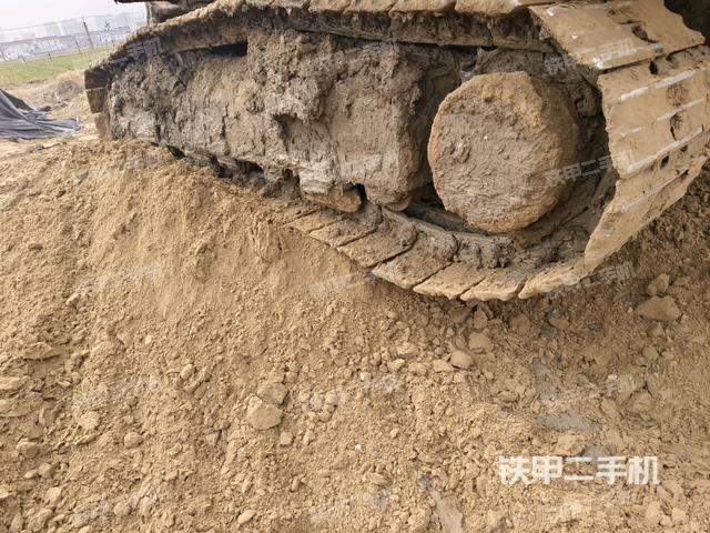 左側(cè)履帶整體?(行走機(jī)構(gòu)) 左側(cè)履帶整體?(行走機(jī)構(gòu))