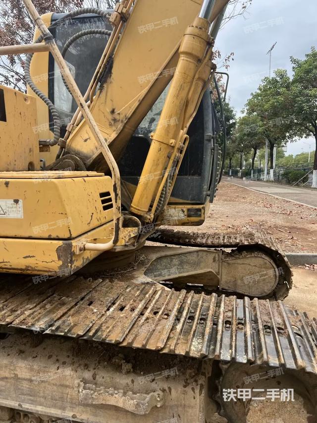 鏟斗右后整體（工作和回轉(zhuǎn)裝置）