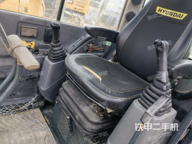 駕駛室整體（整機(jī)外觀）