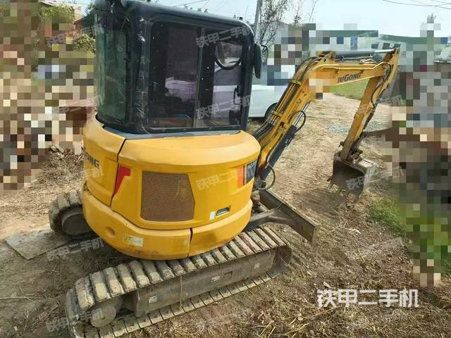 整機(jī)右后45°(整機(jī)外觀) 整機(jī)右后45°(整機(jī)外觀)