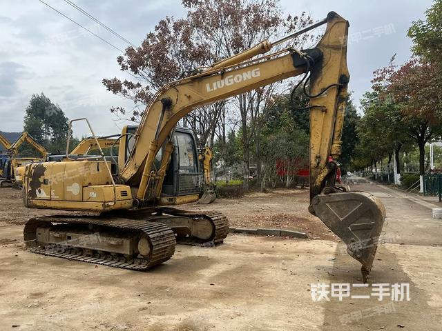 柳工CLG915C挖掘机的设备实拍-第3张实拍照片