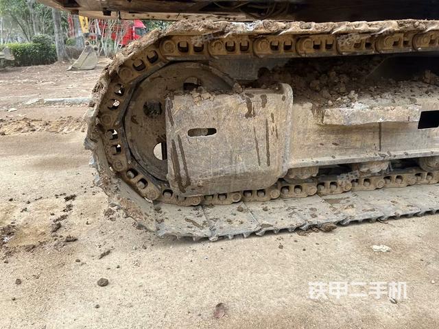 右側(cè)履帶整體（行走機(jī)構(gòu)）