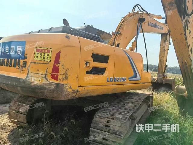 整機(jī)右后45°(整機(jī)外觀) 整機(jī)右后45°(整機(jī)外觀)