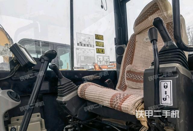 駕駛室整體（整機(jī)外觀）