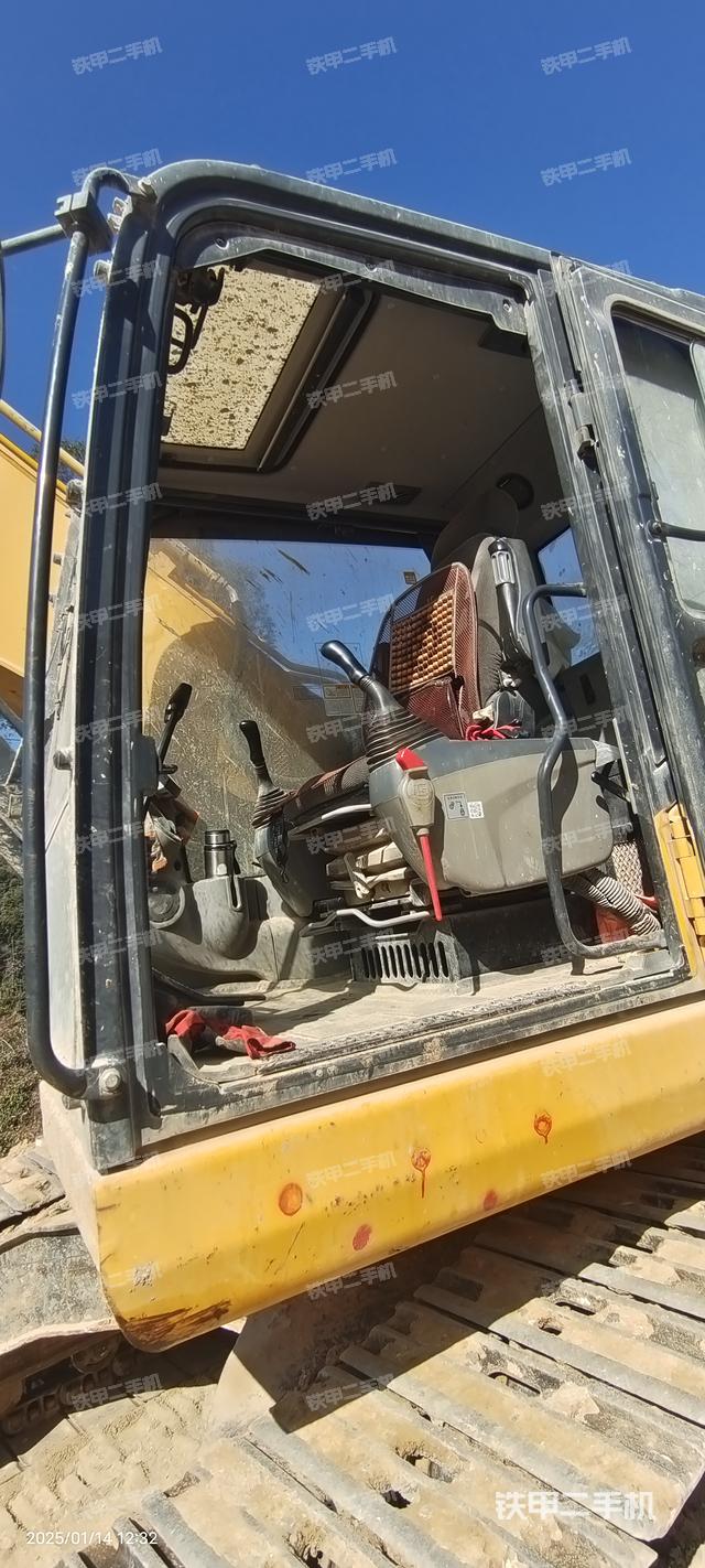 驾驶室整体（整机外观）