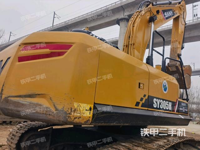 整機右后45°(整機外觀) 整機右后45°(整機外觀)