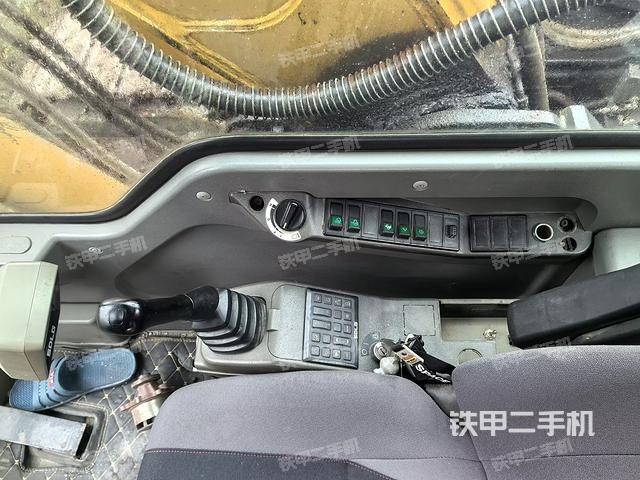 驾驶室整体（整机外观）