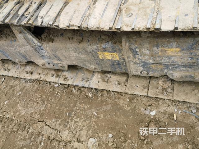 單側(cè)履帶整體（整機(jī)外觀）