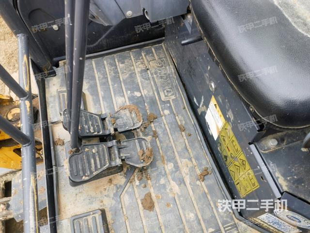 駕駛室整體（整機外觀）