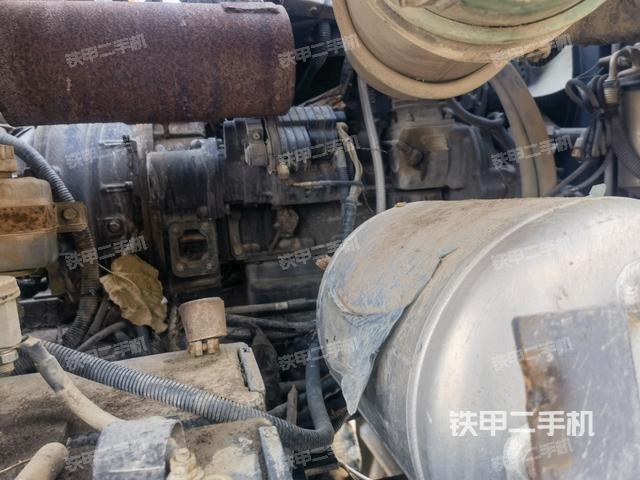 回轉(zhuǎn)馬達(dá)和主控閥(整機(jī)外觀) 回轉(zhuǎn)馬達(dá)和主控閥(整機(jī)外觀)