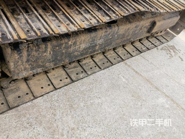 單側(cè)履帶整體（整機(jī)外觀）