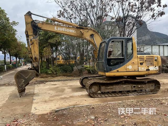 柳工CLG915C挖掘机的设备实拍-第2张实拍照片