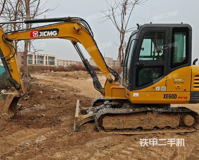 駕駛室整體（整機(jī)外觀）