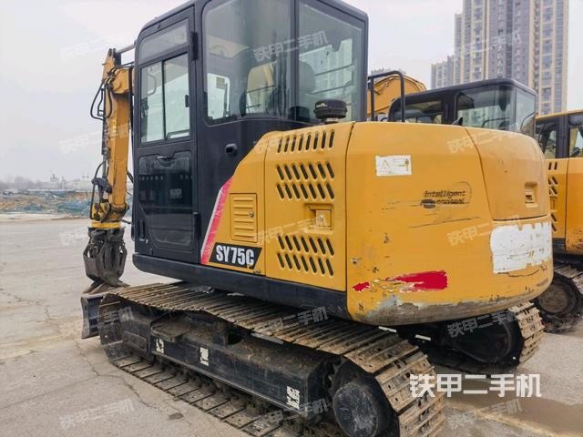 駕駛室頂部（整機外觀）