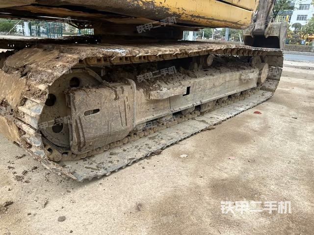 右驅(qū)動(dòng)輪（行走機(jī)構(gòu)）