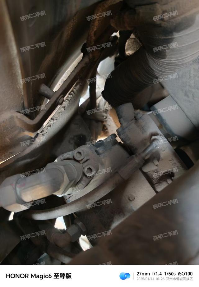 液壓泵艙室正面整體(整機(jī)外觀) 液壓泵艙室正面整體(整機(jī)外觀)