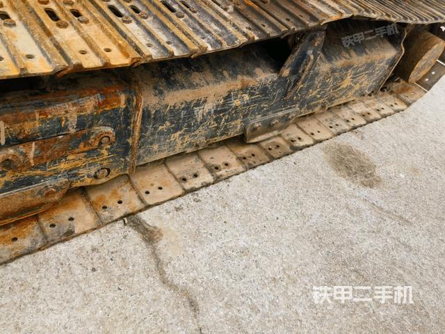 單側(cè)履帶整體（整機(jī)外觀）