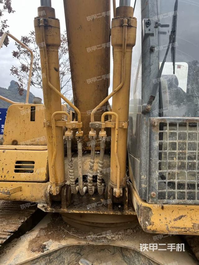 大臂油缸整體?豎拍（工作和回轉(zhuǎn)裝置）