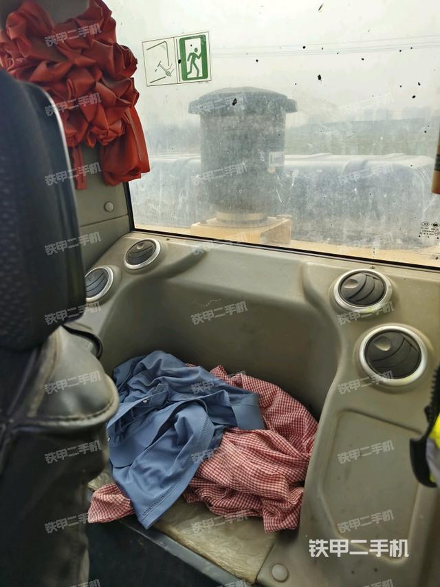 座椅后部(駕駛室部分) 座椅后部(駕駛室部分)