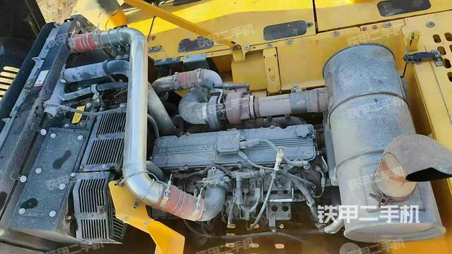 發(fā)動機整體俯視(整機外觀) 發(fā)動機整體俯視(整機外觀)