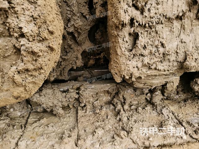 右側(cè)履帶整體(行走機(jī)構(gòu)) 右側(cè)履帶整體(行走機(jī)構(gòu))