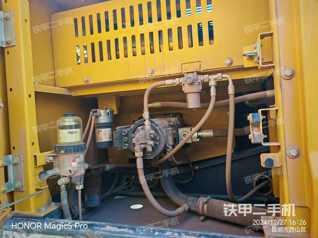 液壓泵艙室正面整體（整機(jī)外觀）