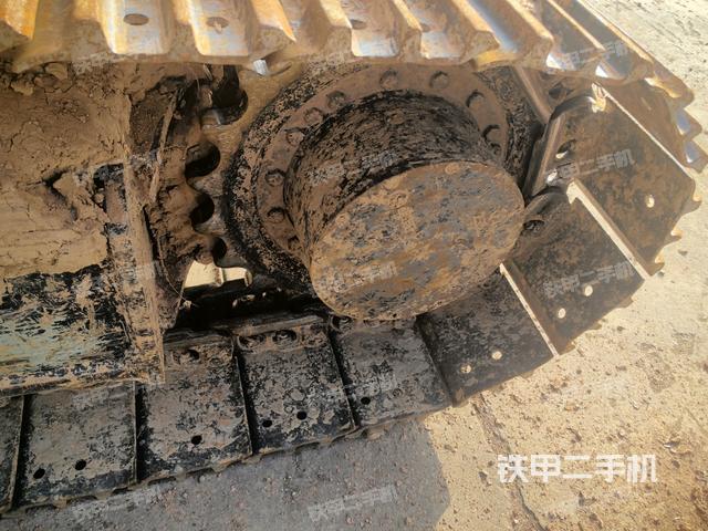 右驅動輪（行走機構）