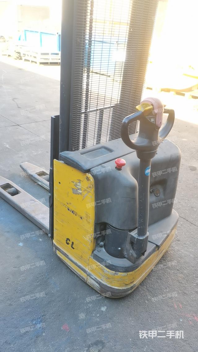 整机右后45°（设备外观及核心部件）