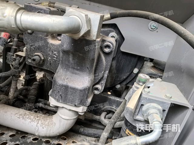 液壓泵艙室正面整體（整機(jī)外觀）