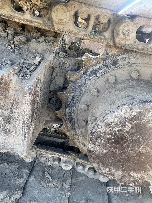 單側(cè)履帶整體（整機(jī)外觀）