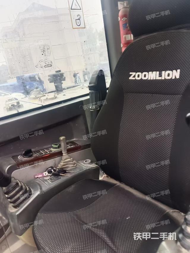 駕駛室整體（整機(jī)外觀）