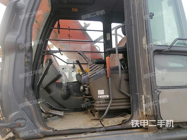 驾驶室整体（整机外观）