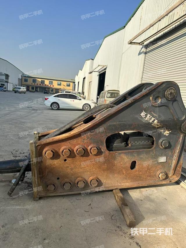 整机右侧（设备外观及核心部件）