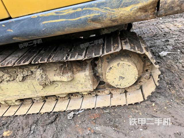 右驅(qū)動輪（行走機(jī)構(gòu)）