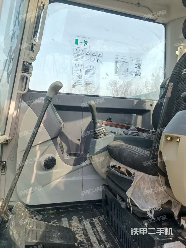 驾驶室整体（整机外观）